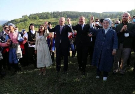 Türk Liderlərinin Şuşada tarixi görüşü