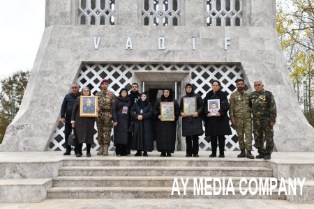 RİNN-in Vətən müharibəsində iştirak etmiş əməkdaşları və şəhidlərin ailə üzvləri Şuşaya səfər ediblər 