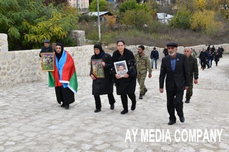 RİNN-in Vətən müharibəsində iştirak etmiş əməkdaşları və şəhidlərin ailə üzvləri Şuşaya səfər ediblər 