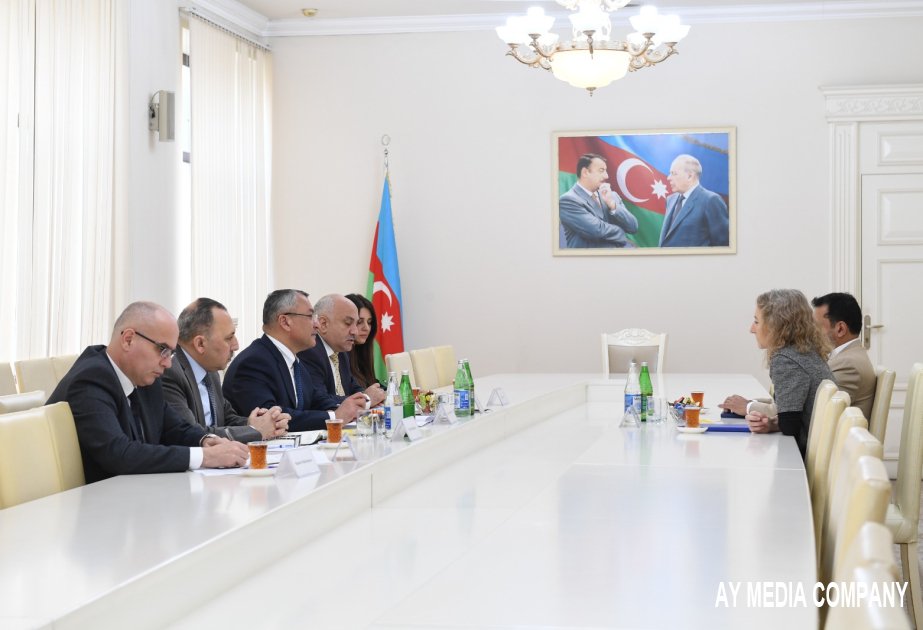 Aleksandra Bilak Azərbaycanda qaçqınlarla bağlı həyata keçirilən dövlət siyasəti barədə məlumatlandırılıb