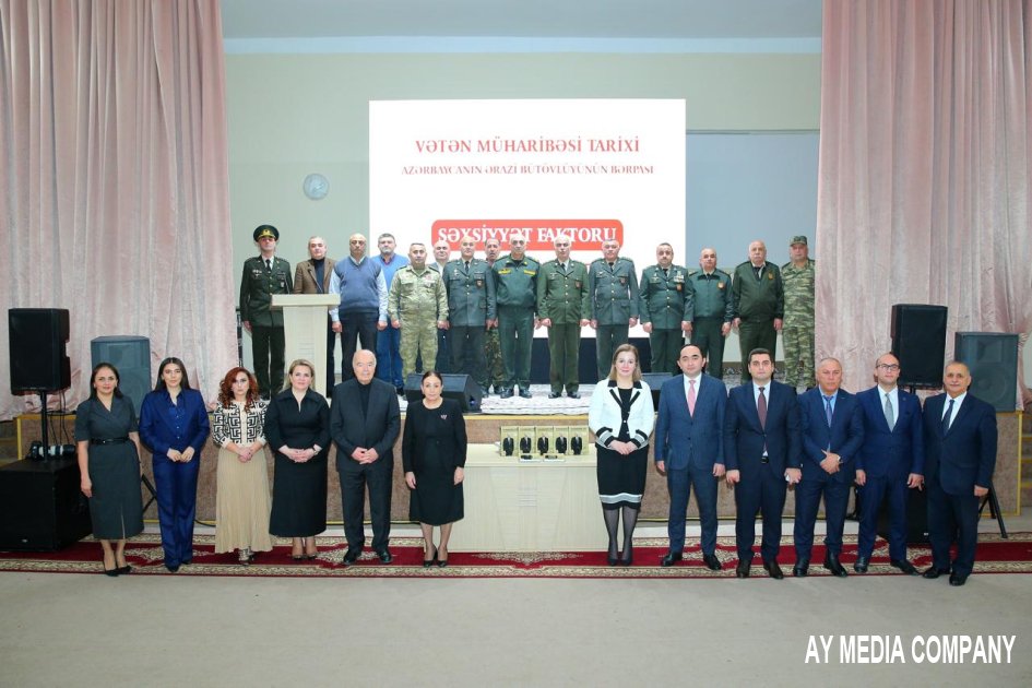 Binəqədi rayonunda “Vətən müharibəsinin tarixi. Azərbaycanın ərazi bütövlüyünün bərpası: Şəxsiyyət faktoru” kitabının təqdimatı keçirilib