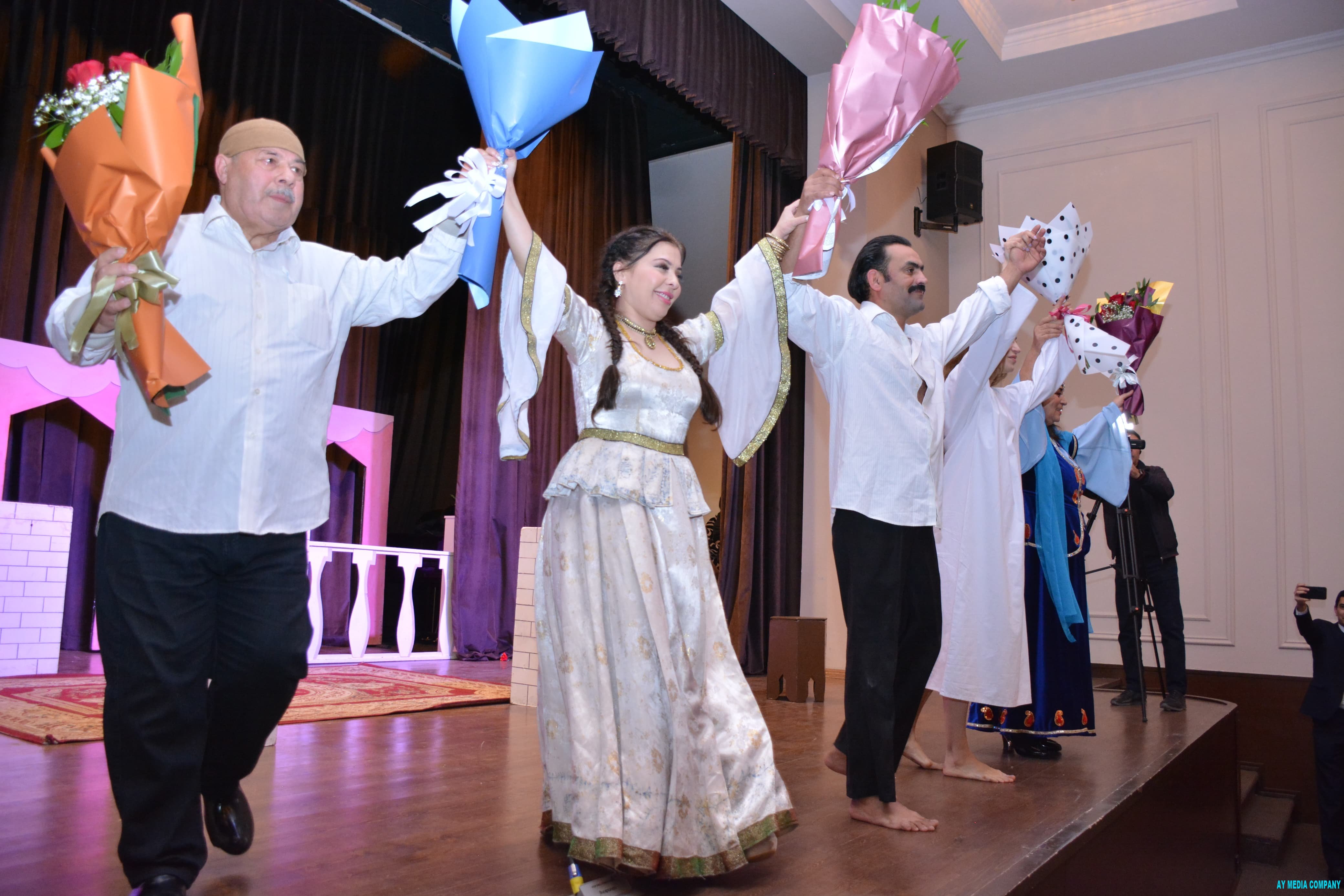 Azərbaycan Dövlət Pedaqoji Universitetinin (ADPU) Şamaxı filialının təşkilatçılığı ilə 10 Mart Mili Teatr günündə Şamaxı rayon Mədəniyyət Mərkəzinin səhnəsində Şuşa Dövlət Musiqili Dram Teatrı tamaşa ilə çıxış ediblər