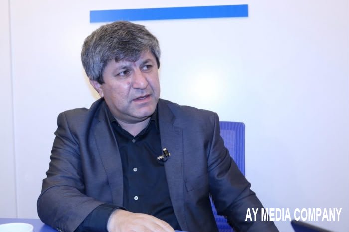 Tanınmış jurnalist, “Xural” media qrupunun rəhbəri Əvəz Zeynallı 56 yaşında vəfat edib.